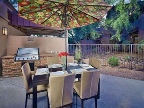 The Greens at Ventana Canyon Apartments in Tucson, AZ - Foto de edificio - Building Photo