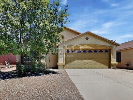 4661 S Paseo Rio Bravo in Tucson, AZ - Building Photo