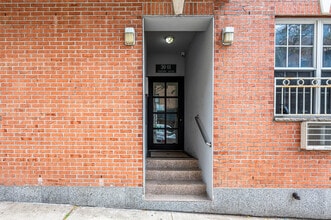 3001 Newtown Ave in Astoria, NY - Building Photo - Building Photo