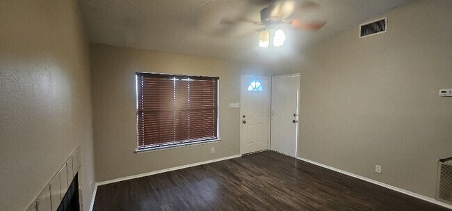 6602 Pebble Spring Dr in San Antonio, TX - Building Photo - Building Photo
