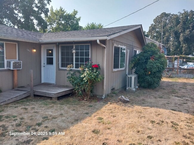 property at 1011 SE Locust St