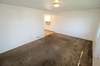 3028 W Eloika Ave in Spokane, WA - Building Photo - Building Photo