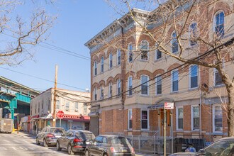 778 Woodward Ave in Ridgewood, NY - Foto de edificio - Building Photo