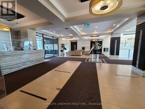 55 S Town Centre Blvd in Markham, ON - Building Photo - Building Photo