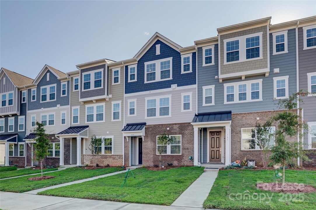 159 Morning Gap Pkwy in Fort Mill, SC - Building Photo
