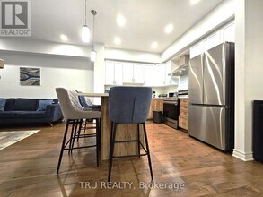 887 Couloir Rd in Ottawa, ON - Building Photo - Building Photo