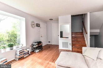 2908 Everleigh Way in Fairfax, VA - Building Photo - Building Photo