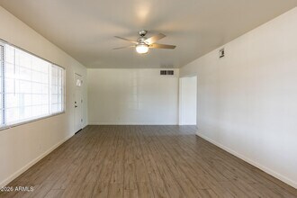 8322 E Wilshire Dr in Scottsdale, AZ - Building Photo - Building Photo