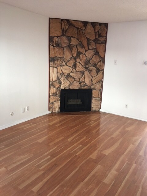 14640 Burbank Blvd Photo