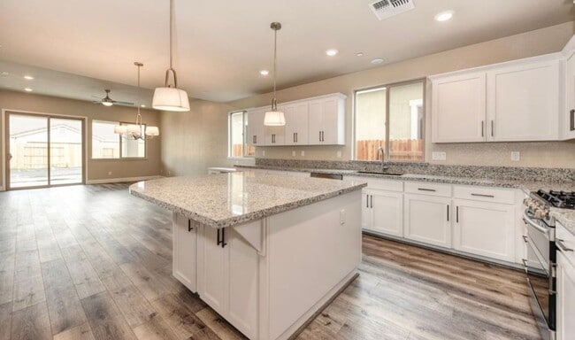 5597 Whisper Wind Way in Roseville, CA - Building Photo - Building Photo