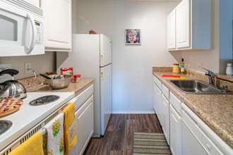 Village On The Park in Southgate, MI - Building Photo - Interior Photo