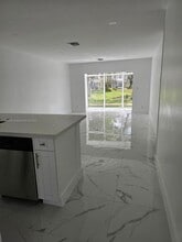 3430 NW 52nd Ave in Lauderdale Lakes, FL - Building Photo - Building Photo