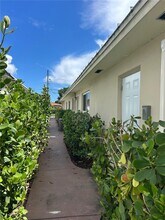 2806 SW 35th Ave in Miami, FL - Building Photo - Building Photo