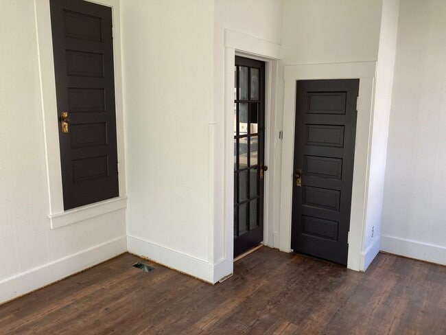 954 E Delmar St in Springfield, MO - Building Photo - Building Photo