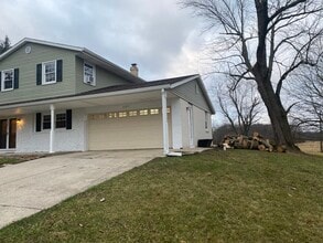 4305 E Maple Manor Pkwy in Muncie, IN - Building Photo - Building Photo