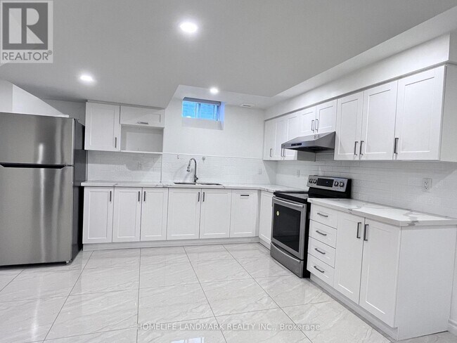 55 Mohandas Dr in Markham, ON - Building Photo - Building Photo