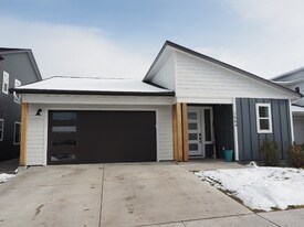 1504 New Holland Dr in Bozeman, MT - Building Photo