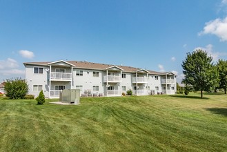 Wheatridge Apartments in Mitchell, SD - Building Photo - Building Photo