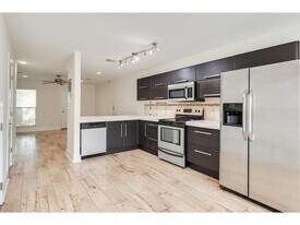 1101 Grove Blvd in Austin, TX - Building Photo