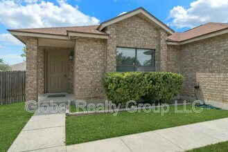 5007 Shara Mist in San Antonio, TX - Building Photo - Building Photo