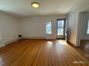 46 Pulaski St in Torrington, CT - Foto de edificio - Building Photo