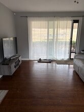 113 Woodland Rd in Lansing, KS - Foto de edificio - Building Photo