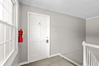 315 Winding River Dr in Sandy Springs, GA - Foto de edificio - Building Photo