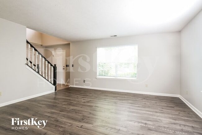 3360 Yorkshire Dr in Greenwood, IN - Foto de edificio - Building Photo