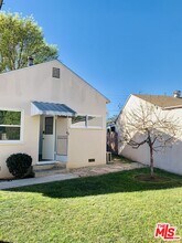11559 Cumpston St in Los Angeles, CA - Foto de edificio - Building Photo