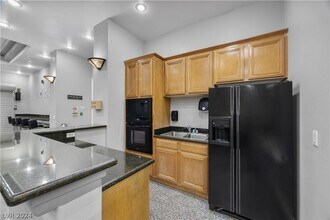 7107 S Durango Dr in Las Vegas, NV - Building Photo - Building Photo