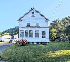 273 VT-2B in Waterford, VT - Building Photo