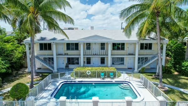 4525 NE 21st Ave in Fort Lauderdale, FL - Building Photo