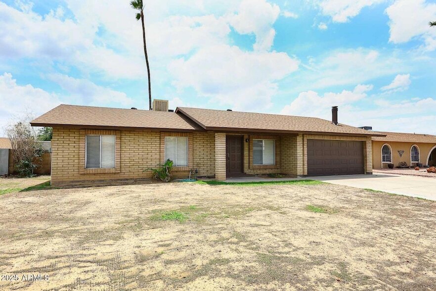 617 E Calle Bolo Ln in Goodyear, AZ - Foto de edificio