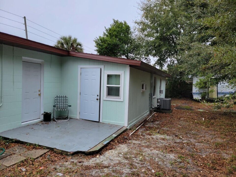 1096 Tivoli Dr-Unit -A in Deltona, FL - Building Photo