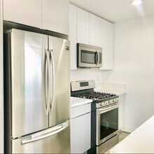 1333 W 36th Pl in Los Angeles, CA - Foto de edificio - Building Photo