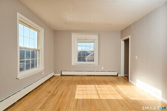 121 Johnson St in Naugatuck, CT - Building Photo - Building Photo