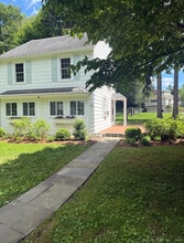 320 Greens Farms Rd in Westport, CT - Building Photo - Building Photo