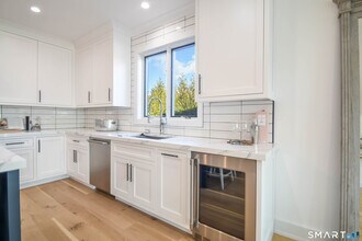 345 Reef Rd in Fairfield, CT - Building Photo - Building Photo