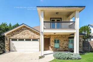 10204 Thomas Ln in Dripping Springs, TX - Building Photo