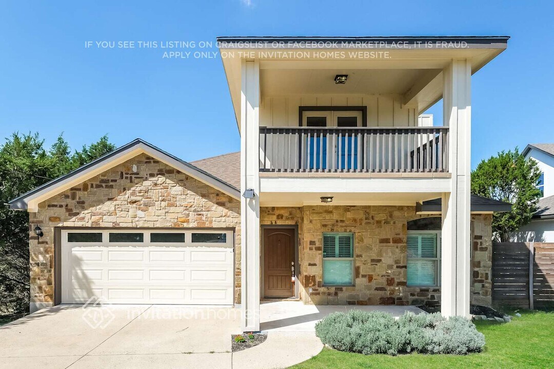 10204 Thomas Ln in Dripping Springs, TX - Foto de edificio