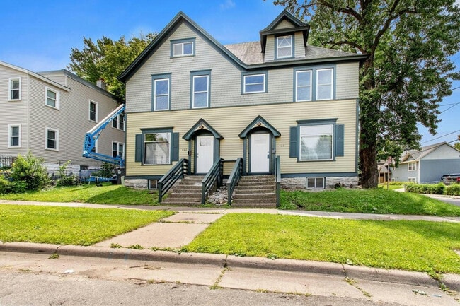 460 Beaumont St, Unit 460 Beaumont