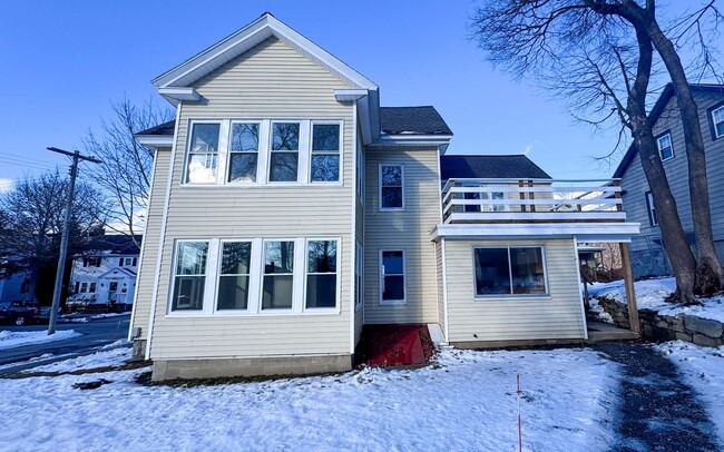 39 Allen St in Bath, ME - Foto de edificio - Building Photo
