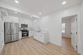 6842 Estrella Ave in San Diego, CA - Building Photo - Building Photo