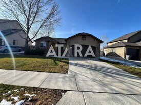 11474 Keystone Dr in South Jordan, UT - Building Photo