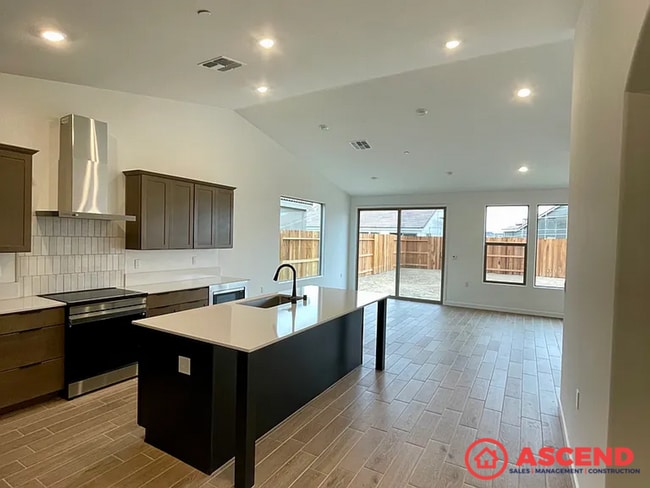 7322 Lemon Mdw Pl in Bakersfield, CA - Building Photo - Building Photo