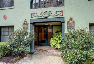 507 NW 22nd Ave, Unit Elegant Condo in NW 23rd in Portland, OR - Building Photo