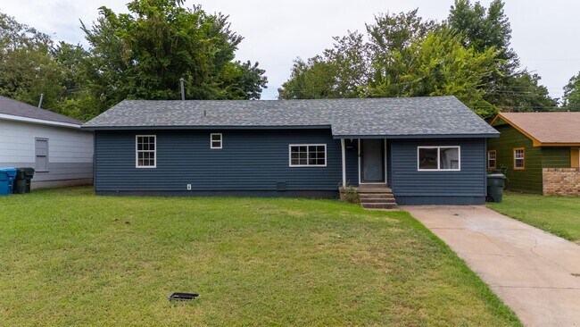 1040 Sycamore Dr in Midwest City, OK - Building Photo - Building Photo