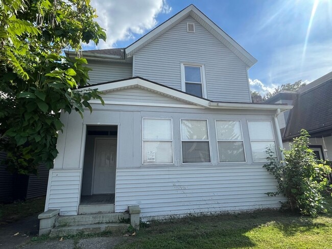 property at 1209 Scott Ave