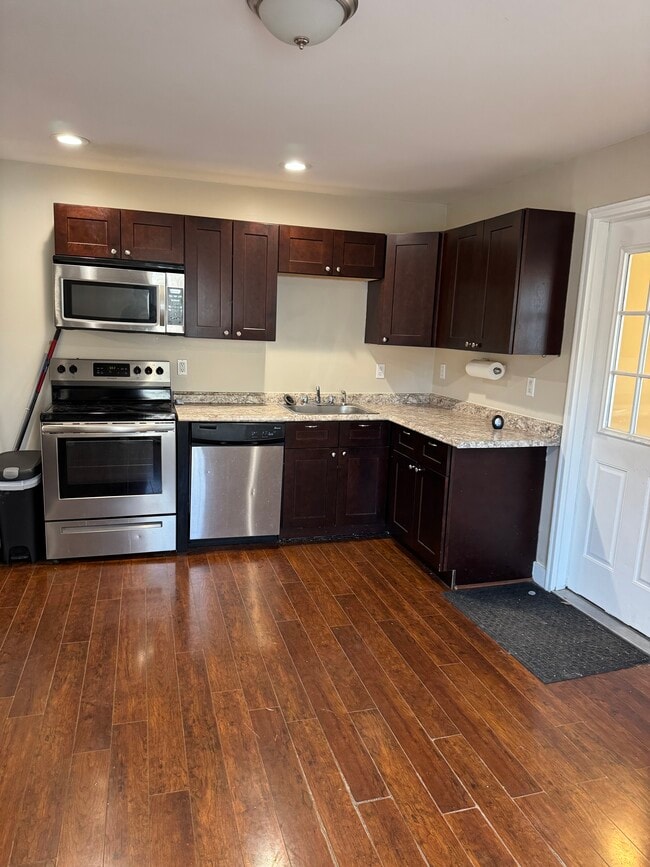 4 Library St, Unit 4 Library St in Allenstown, NH - Building Photo - Building Photo