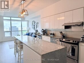 29 Singer Ct in Toronto, ON - Building Photo - Building Photo